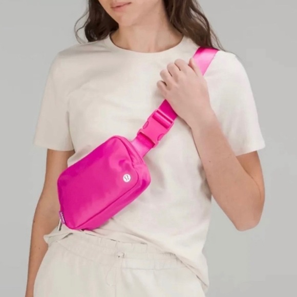 NWT LULULEMON EVERYWHERE BELT BAG “SONIC PINK” - Picture 5 of 7